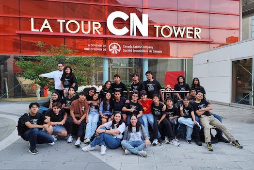 Compromiso: Cada uno de nuestros maestros y colaboradores está dedicado a proporcionar una experiencia educativa transformadora, centrada en el desarrollo integral del estudiante.